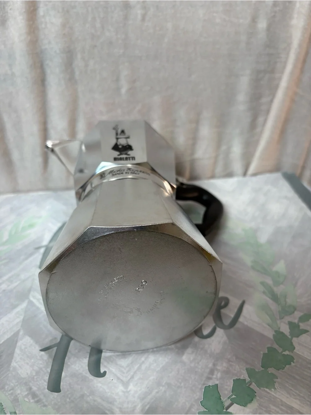 ☕ Bialetti Moka Express 6-Cup Stovetop Espresso Maker – Made in Italy